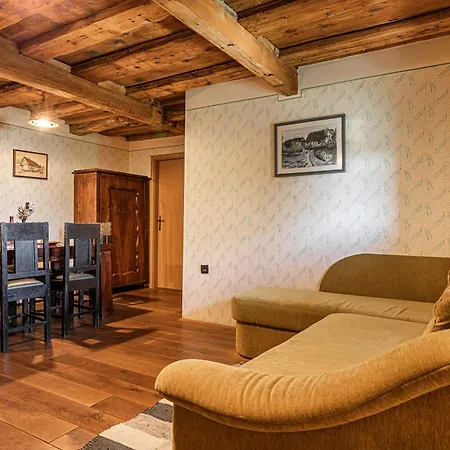 Vineyard Cottages Skatlar - Happy